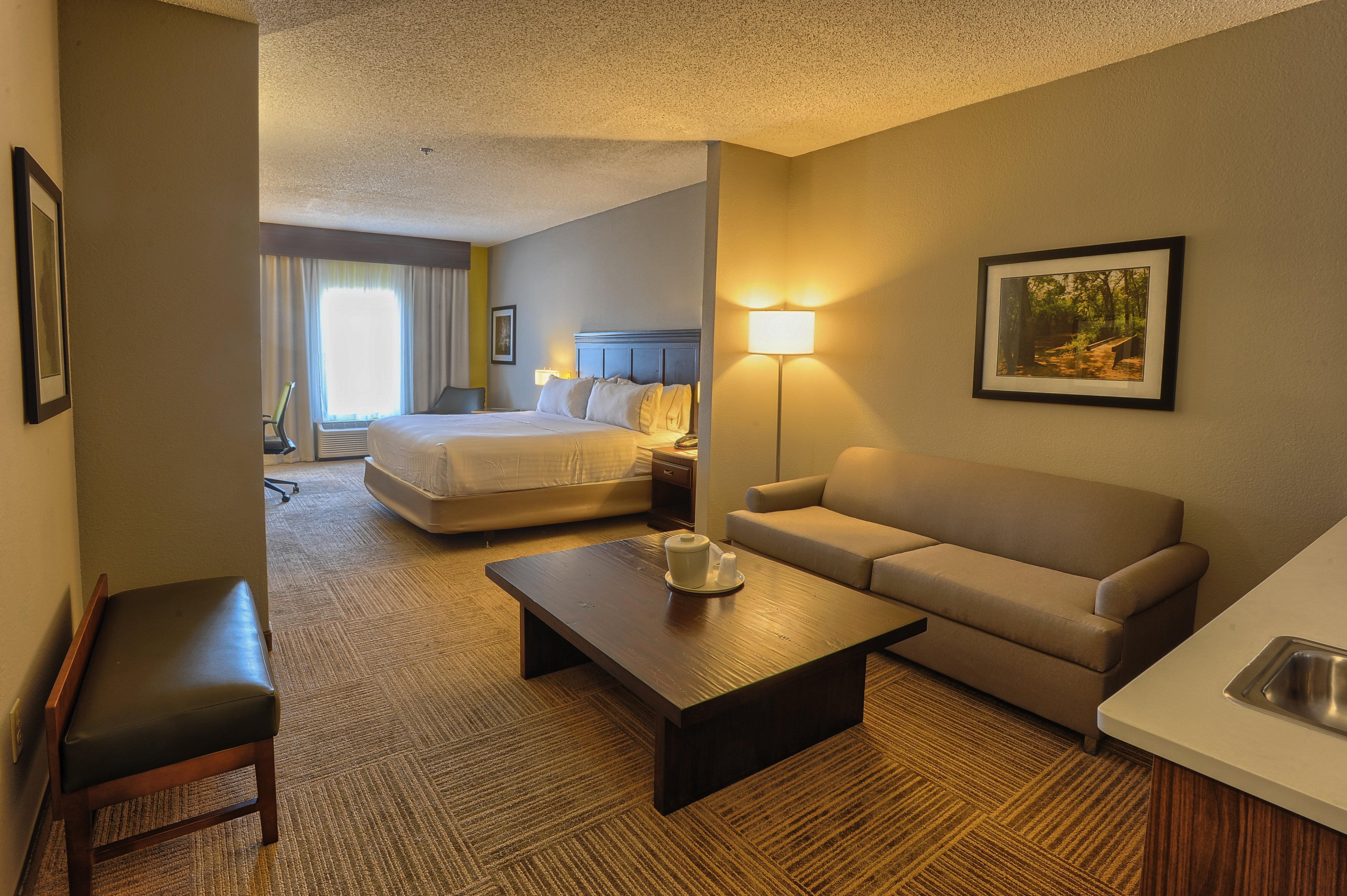 Holiday Inn Express Hotel & Suites Pell City Exterior photo