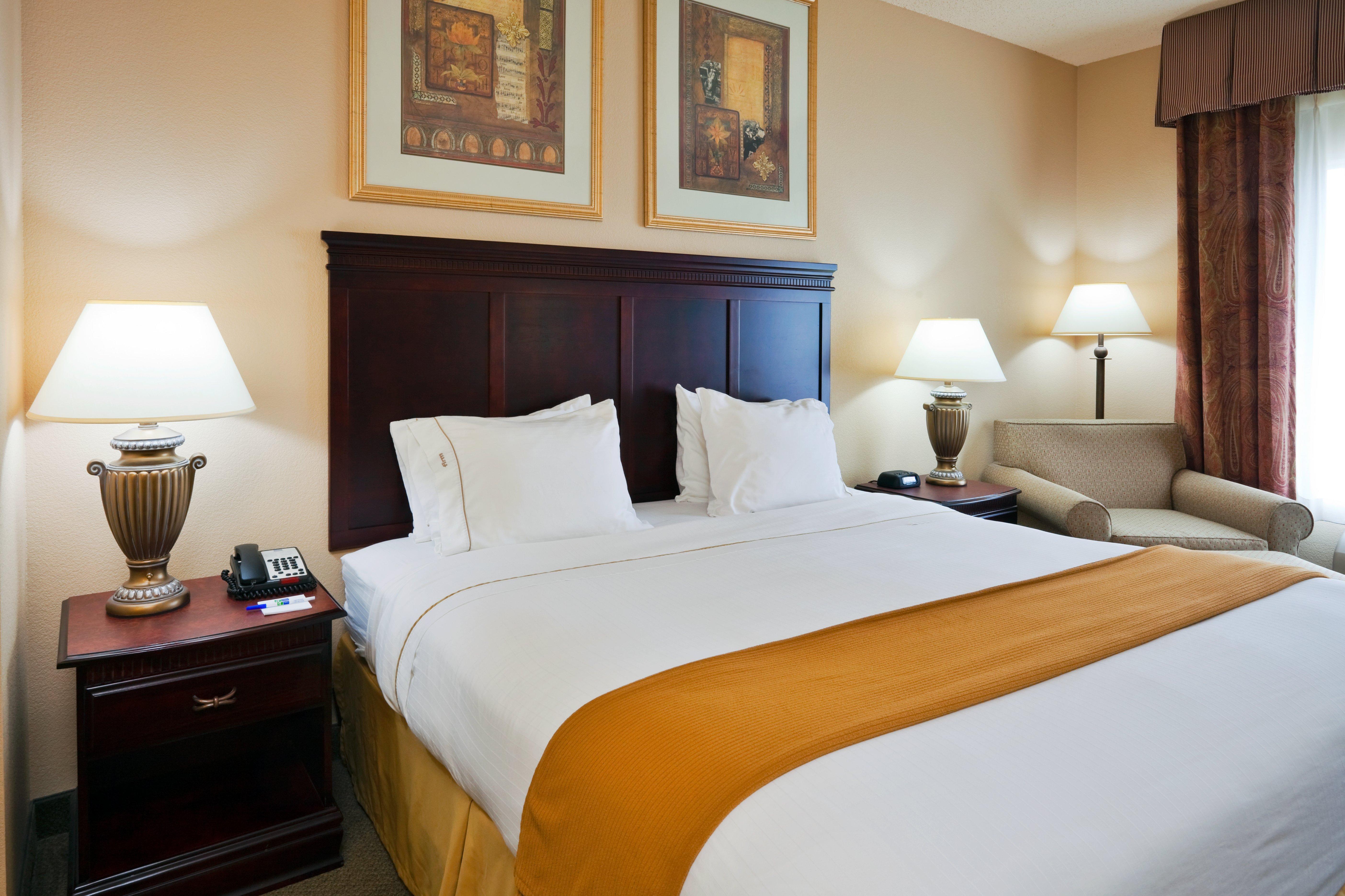 Holiday Inn Express Hotel & Suites Pell City Exterior photo